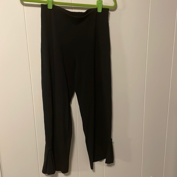 𝅺equestrian Brand Black Capri With Side Pant Button For Flare - Picture 1 of 4
